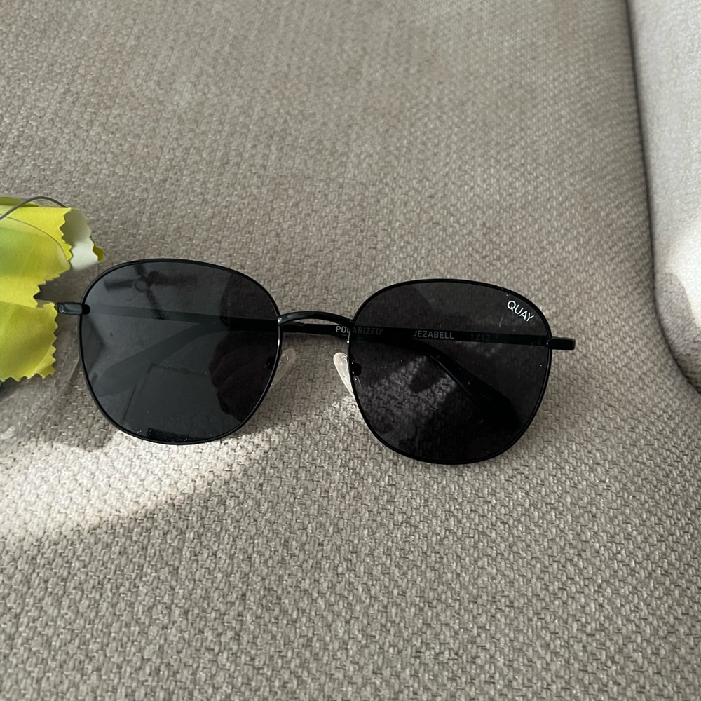 Quay polarized sunglasses! Never been used